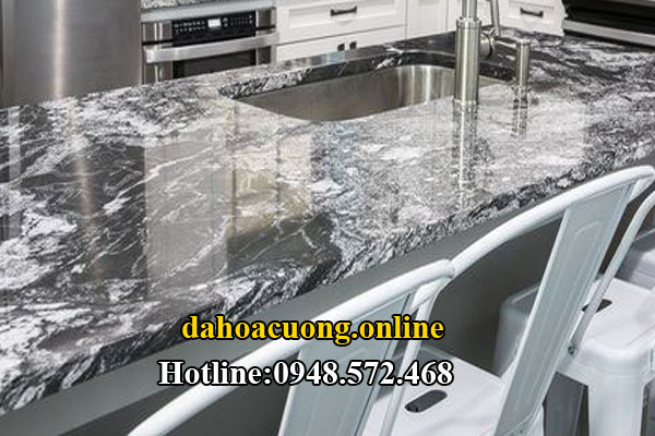 đá hoa cương đen rừng 8